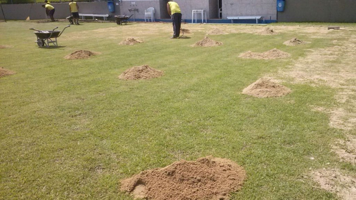 Reforma em nosso campo de futebol, o MIMOSÃO.